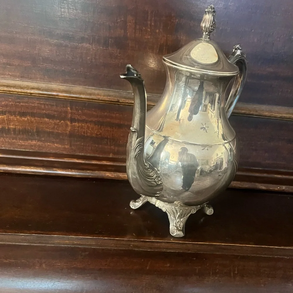 Elegant Silver Teapots‎